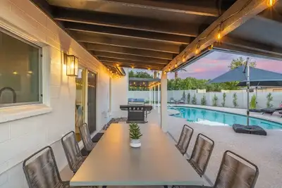 Image de Pool, Casita, Game Room + Expansive yard