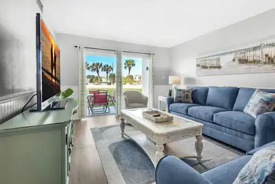Image de 🌊BeachFRONT Complex~Beachside Pool~Tennis~2br El Matador 513