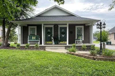 Image de Guitars & Harmony Ii in Historic Greenville with WiFi & beautiful outdoor space