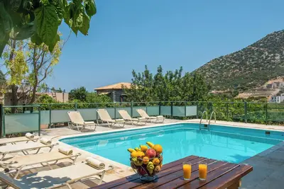Image de Villa Vlychada w. Pool, Jacuzzi & Sea Views