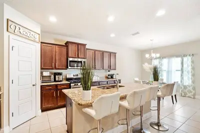 Image de Spacious 4 bedroom 3 Full Bath, including a private office. \nFree Wifi Included.