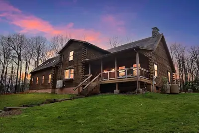 Image de New! Secluded Forest Cabin Retreat with Pool & Hot Tub