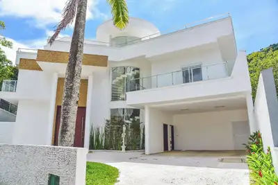 Image de Guaruja House Gated Community Jardim Pernambuco 2 for up to 24 people
