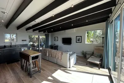 Image de Modern Casita 1/2 Mile from Beach & Downtown Encinitas!