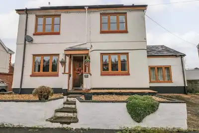 Image de 100 Cwmphil Road, pet friendly, with a garden in Ystradgynlais