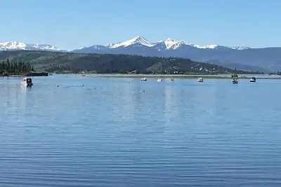 Image de Charming 3-bedroom waterfront cabin on the North Shore of  Lake Granby, Co.