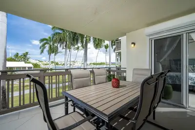 Image de Brand New - SkySail - Beachfront, Stunning Views, 2 bed, Poolside