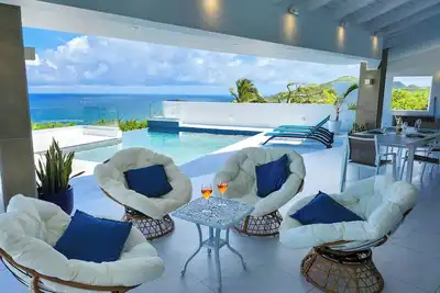 Villa Seascapes, a luxury 4-bedroom home with stunning 180° ocean view