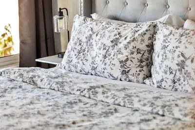 Image de Modern, private & cozy 1 Br walkout suite in Seton
