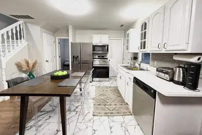 Image de Charming 2-bedroom house in downtown Royal Oak