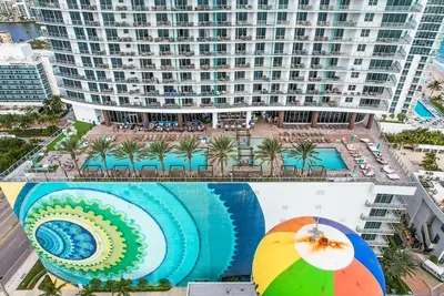 Image de 34th Ocean View Retreat 2/2 at Lyfe @34th Floor