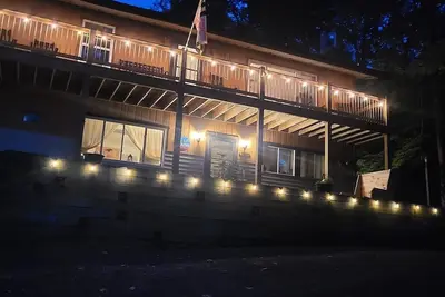 Image de Spacious 5-bedroom house 4 miles from Wisp. Close to all things in Deep Creek!