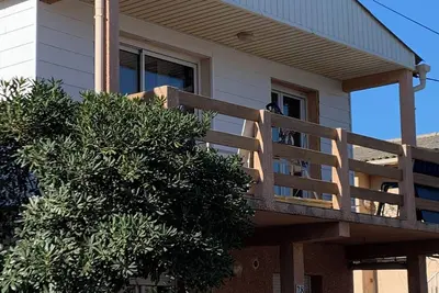 Image de Beau Chalet avec vue sur mer