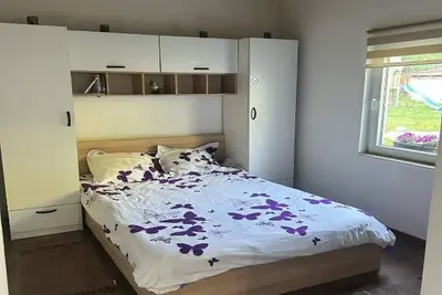 studio au calme dans un petit village