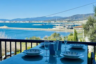 Image de Rosa Mar. Piso en Roses para 6 con terraza y parking