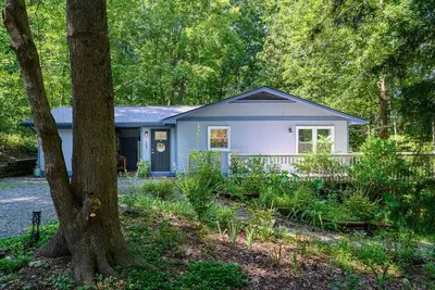 Image de Quiet Wooded Oasis 6 minutes from Unc