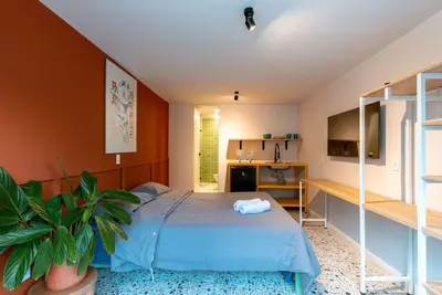 Image de Modern 1br Apt with private balcony & kicthenette