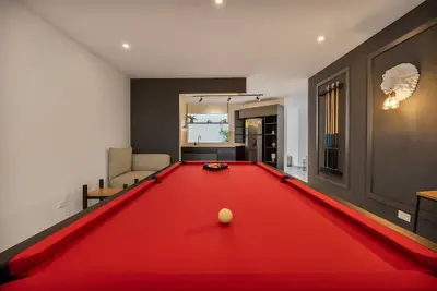 Image de 5br House Near Provence pool table&Private Jacuzzi