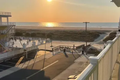 Image de Newly Renovated Ocean View Condo – Steps from the Sand in Wildwood Crest