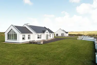 Water's Edge - Loop Head Holiday Homes. Only a stone throw away from the water.