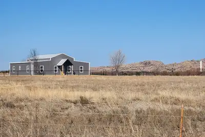 Image de New Constuction 3-bedroom home in the country with amazing mountain views.