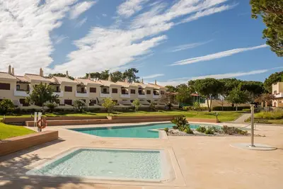 Image de Vilamoura Typical 3 With Pool by Homing