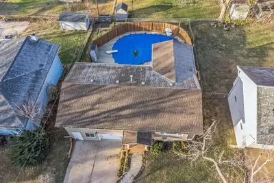 Image de 482) Pool+hot tub+ grill - Don’t miss out!
