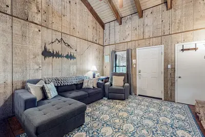 Image de Cozy 2-bedroom condo 2/2 just blocks from base-with W/D and wifi