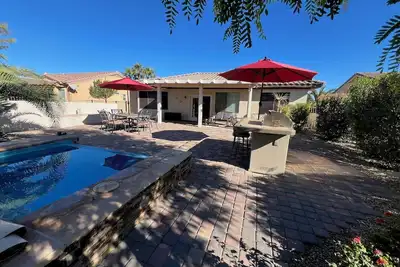 Image de Entertainment Friendly Home in “The Grand” - Surprise, Az!