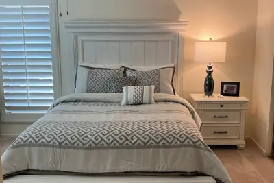 Image de Newly renovated 2-bedroom condo in a 55+ community with pool in Lake Havasu City