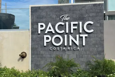 Image de Ocean View-\"The Pacific Point\"- 2 bed condo
