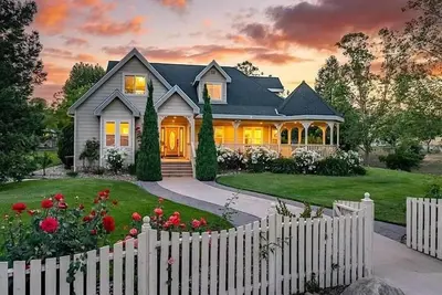 Image de 6br Estate*15 miles to Wineries!