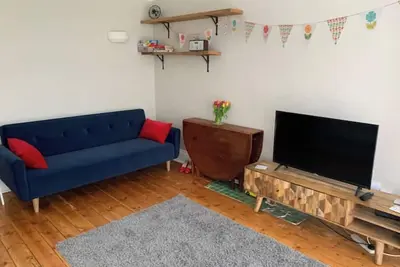 Image de Spacious 2 bed garden flat close to Southbourne beach