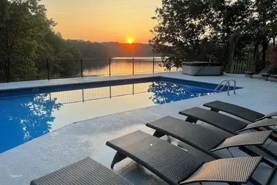 Image de Spacious 5-bedroom Lake House oasis in charming Lula