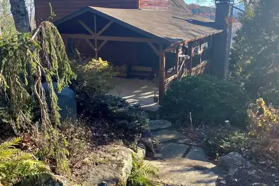 Image de 3 Bed, 3 Bath Cabin w/ Hot Tub, 180 degree Views & 5 mins to downtown Blue Ridge