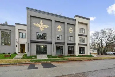 Image de New Boutique Hotel Suite on Haynie's Corner: King Bed, Parking, Security & More!