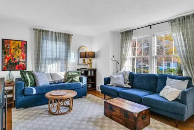 Image de College Town Cottage