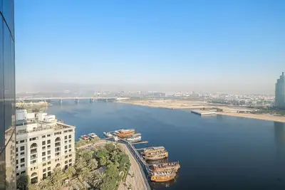 Image de Cozy Waterfront Stay with Balcony, Kitchen & Smart Tv