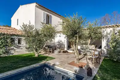 Image de Gorgeous 3-bedroom house with heated pool in Maussane-les-Alpilles