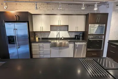Image de Massive Penthouse unit in the Heart of Saint John's Uptown Core!