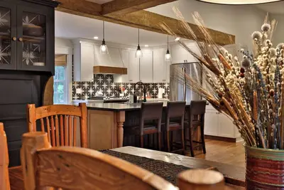 Image de Susan Lane Hideaway: 4br\/3. 5ba Renovated Home. Close to skiing and town.