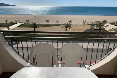 Image de AwayDays - Apartment on 7th floor sea view!