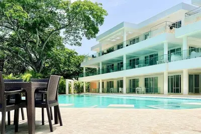 Image de 2bd condo with pool/Ac/WiFi/Tv/parking, near sandy beach!