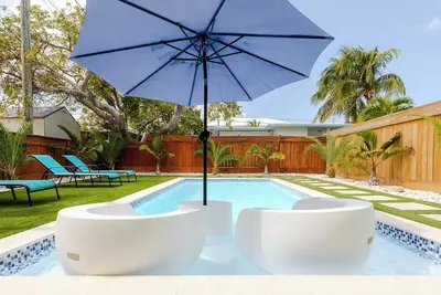 Image de Vaca Vista 3 bed 3 bath pool and 2 jacuzzi`s 60 ft