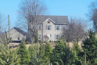 Image de Modern Farmhouse, Country Getaway, Christmas Tree Farm, Beautiful Views & Hot Tub