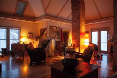 Image de The Artist's Treehouse