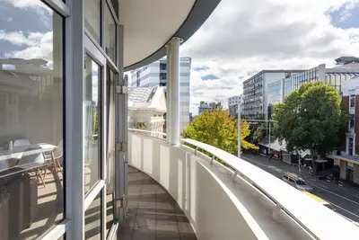 Image de 3 bedrooms and parking on Queen Street