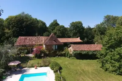 Image de Migayx, grande ferme Perigourdine avec piscine entre Périgueux et Bergerac.