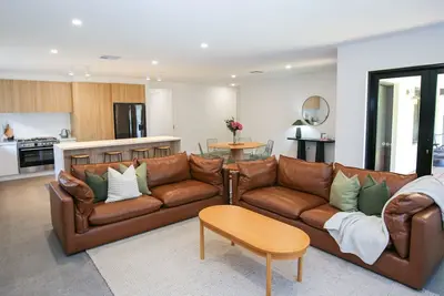 Image de Manning Retreat - your family haven on Gavan St