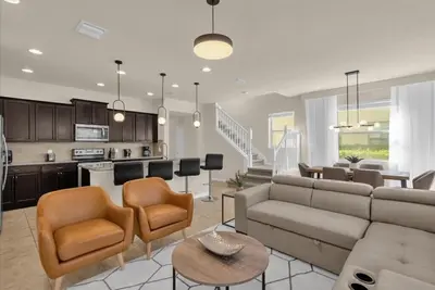 Image de 5 Bedrooms / 4. 5 Bathrooms / Windsor Westsid (8815g)